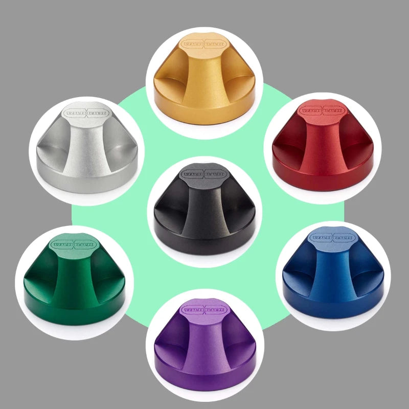 Seven different colors of the same aluminum object