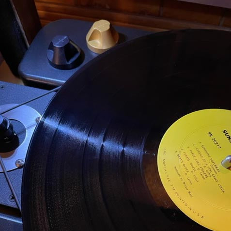 Experts share vinyl record display tips on Rent.com